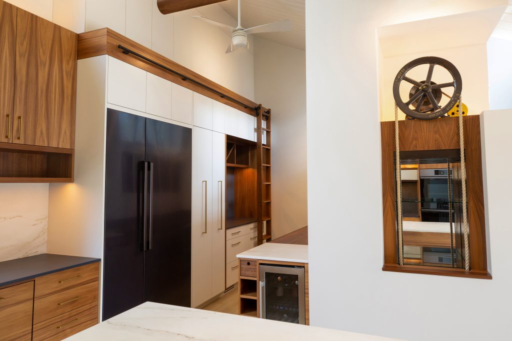 The historic dumbwaiter and its mechanism